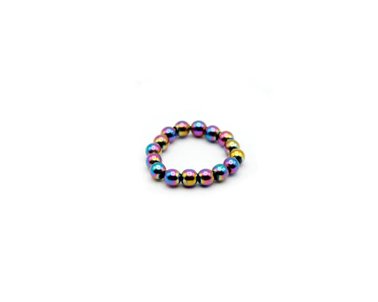 Elastischer Hämatin-Ring in Regenbogenfarben mit 4 mm Perlen – bunter Edelsteinschmuck mit Strahlkraft