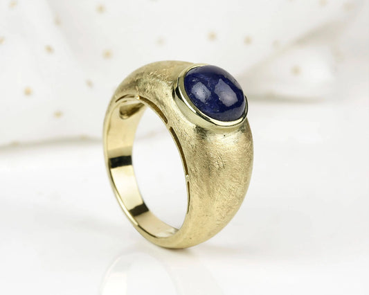 Ring „Royal Blue“ – 14K Gelbgold mit Saphir Tiger Treasure - Qualität, inspiriert seit 1890