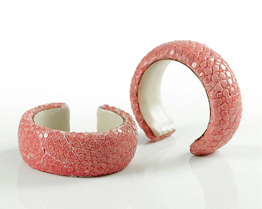 Ring aus rosa Rochenleder – Extravaganz trifft Eleganz Tiger Treasure - Qualität, inspiriert seit 1890