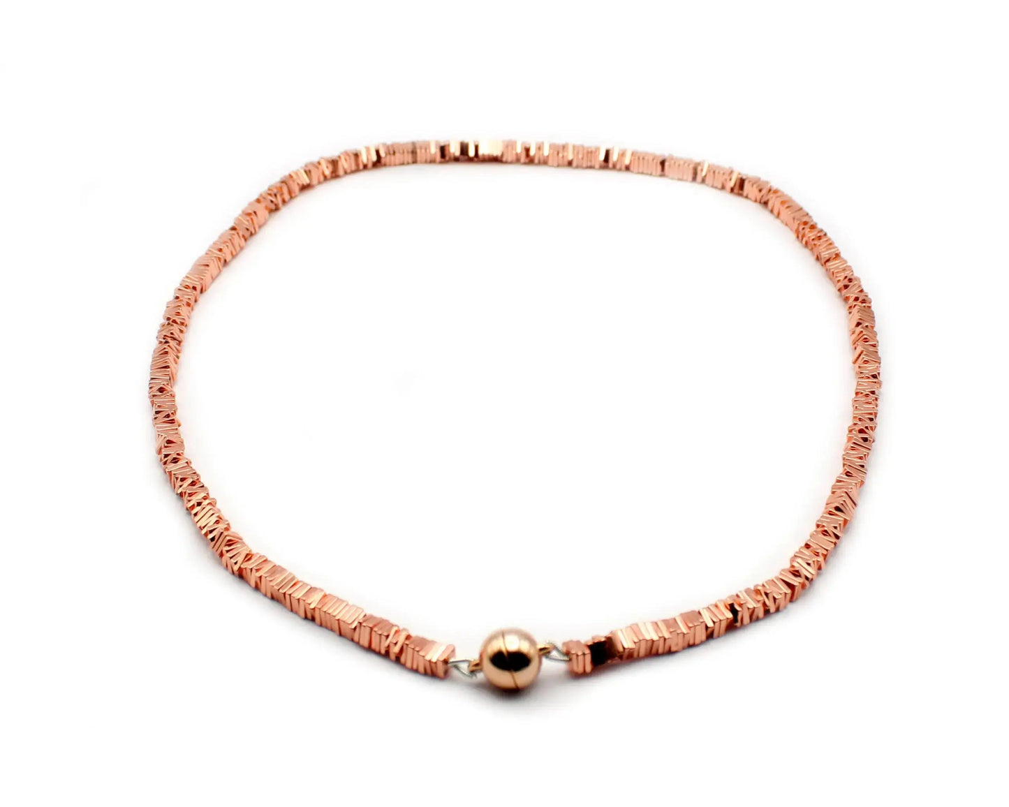 Einreihige rosearbene Hämatin-Carré-Kette mit 4-mm-Würfeln und 8-mm- Magnetverschluss aus 925 Silber in rose