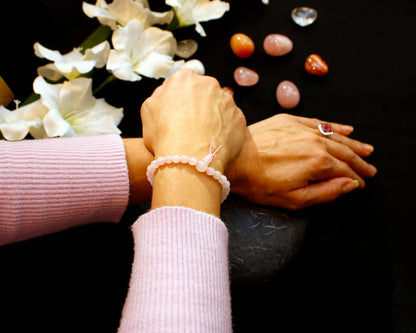 Rosenquarz Armband 6mm handgefertigt mit Edelsteinen aus Brasilien Schmuckstück für Liebe und Harmonie Tiger Treasure - Qualität, inspiriert seit 1890