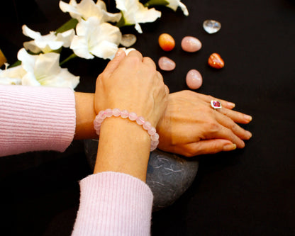 Rosenquarz Armband 8mm handgefertigt mit Edelsteinen aus Madagaskar Schmuckstück für zarte Eleganz und Harmonie Tiger Treasure - Qualität, inspiriert seit 1890