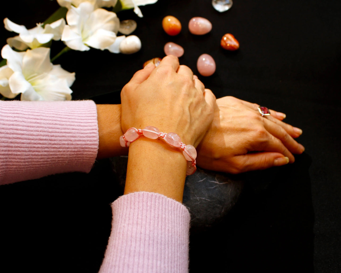 Rosenquarz Armband – Barocke Schönheit und sanfte Energie mit Edelsteinen aus Madagaskar im Shamballa-Stil Tiger Treasure - Qualität, inspiriert seit 1890