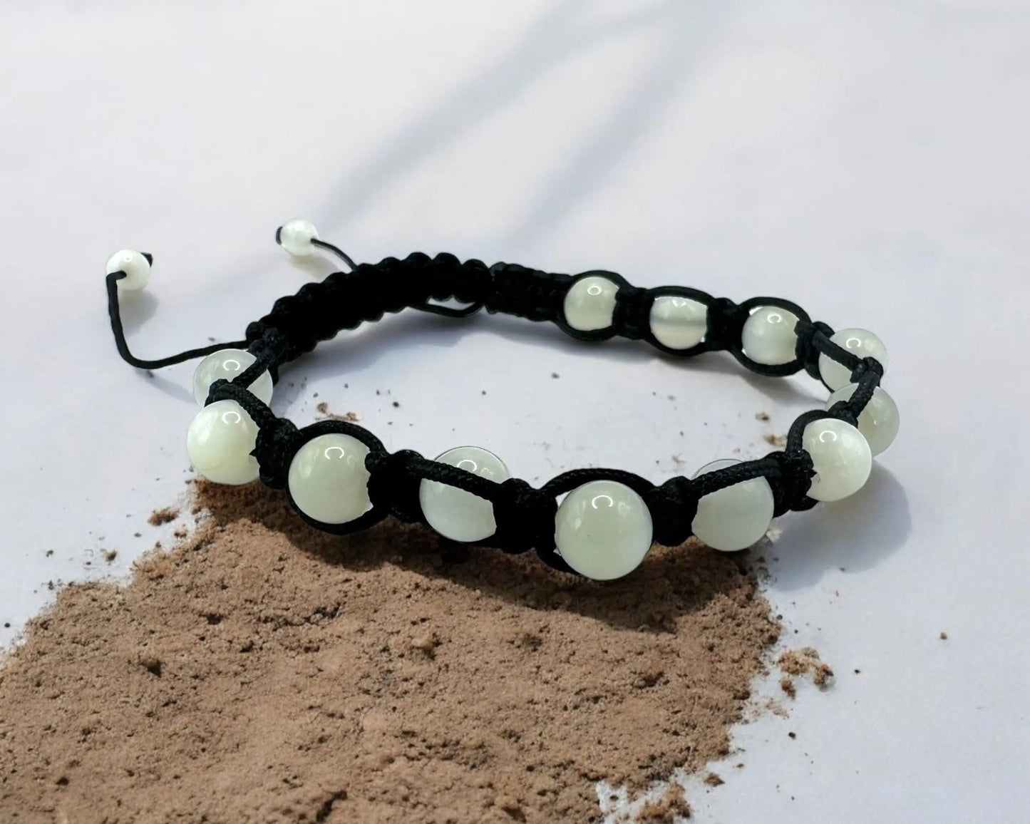 Shamballa Armband mit indischem Mondstein und 8 mm gleichlaufenden Edelsteinen