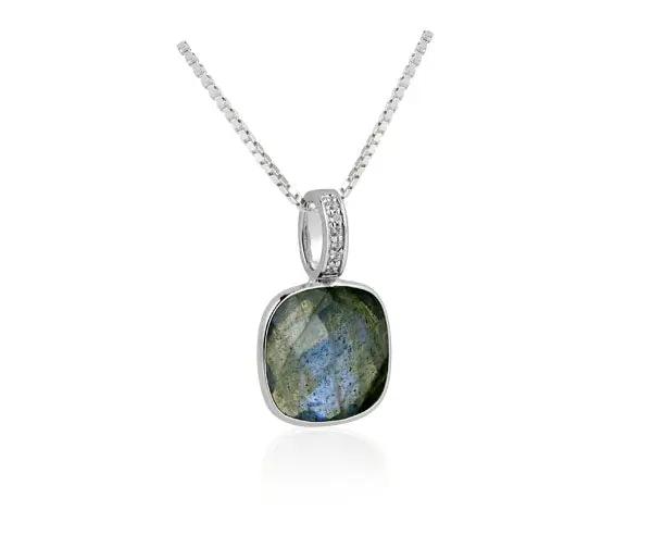 Silber Collier mit facettiertem Labradorit-Anhänger und weißen Edeltopasen im antiken Look