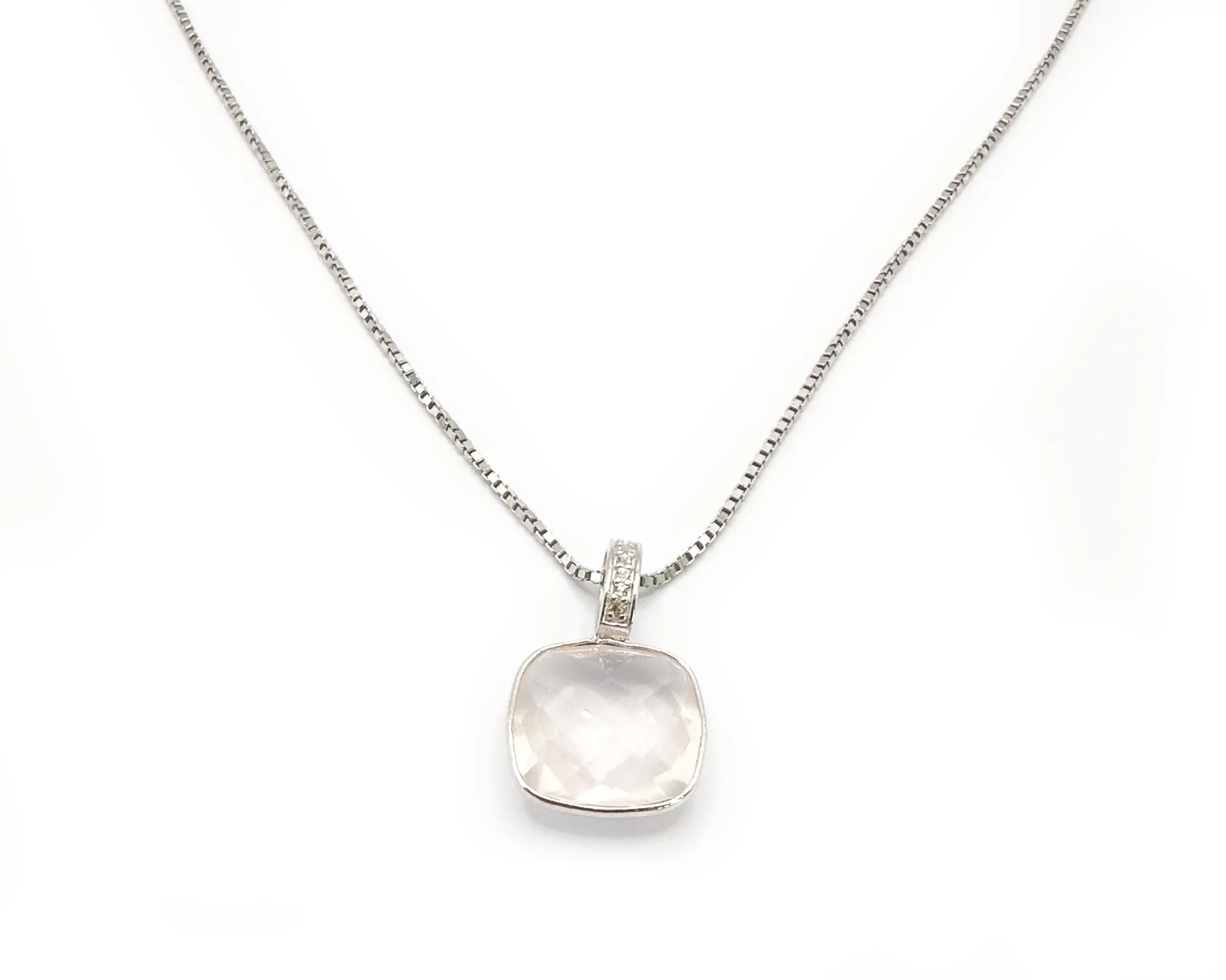 Silber Collier mit facettiertem Rosenquarz-Anhänger und weißen Edeltopasen im antiken Look