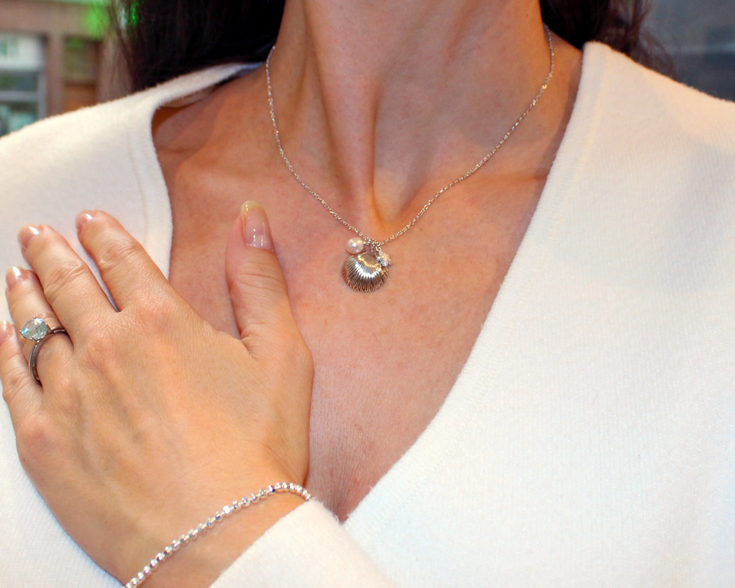 Silber Collier mit Süßwasserzuchtperle und Muschel handgefertigtes Schmuckstück aus Asien für Natürlichkeit Eleganz und maritime Leichtigkeit Tiger Treasure - Qualität, inspiriert seit 1890