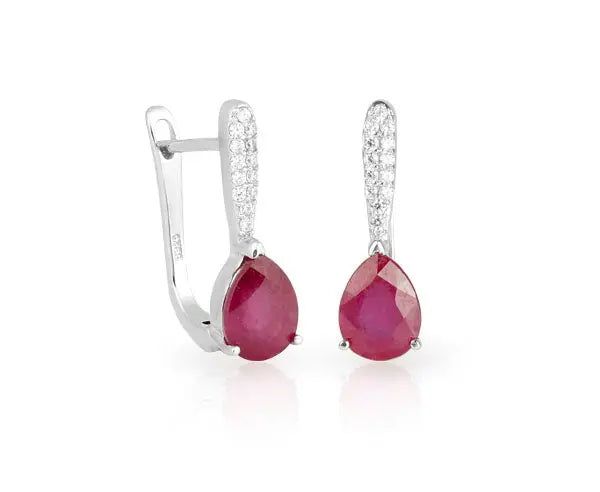 Elegante Silber-Creolen mit facettierten Edelsteinen, darunter behandelte Rubine (9x6 mm Birnkern) und Zirkonia