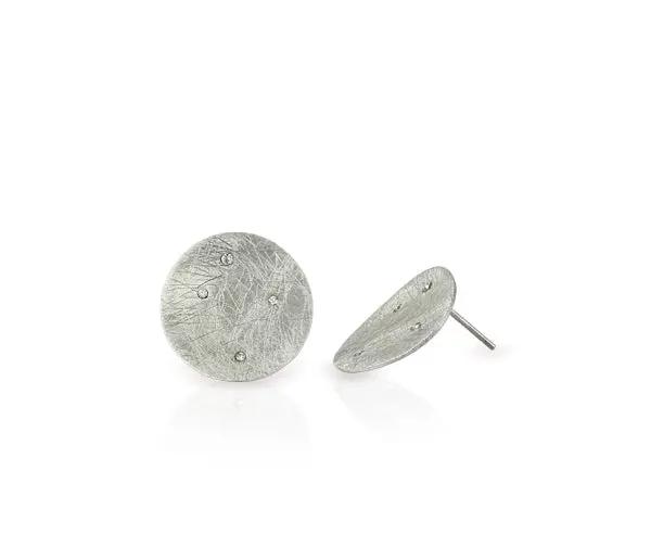 Silber Ohrstecker mit facettierten weißen Edeltopas und mattierter Kratzstruktur