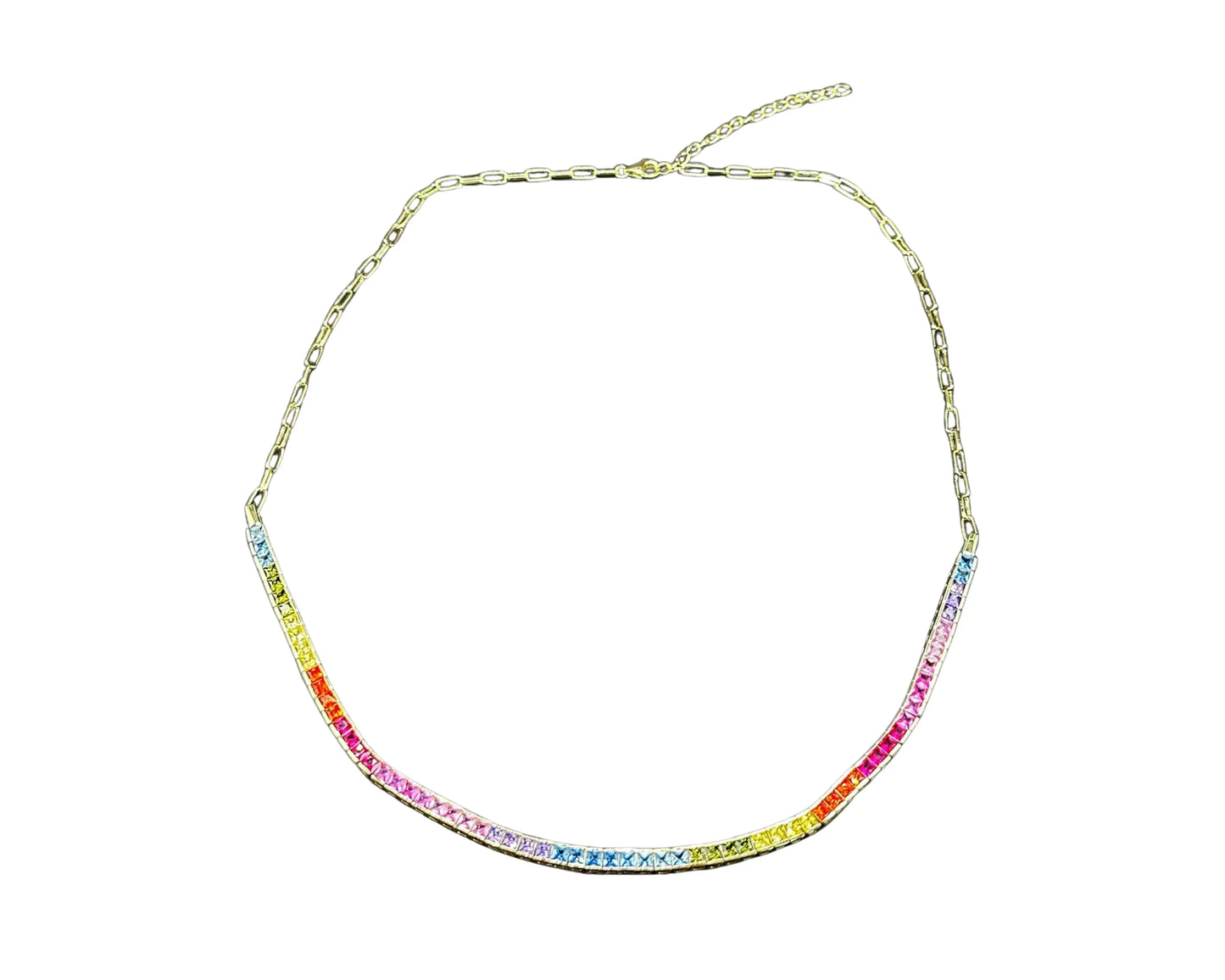 Collier en argent plaqué or orné de pierres de zircone cubique étincelantes