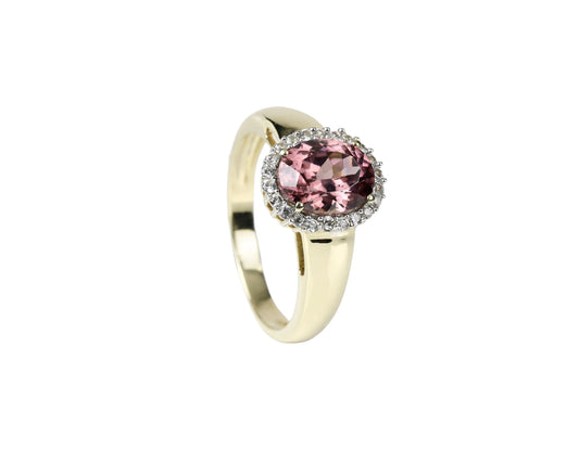 Zircon ring in 14K yellow gold with diamonds